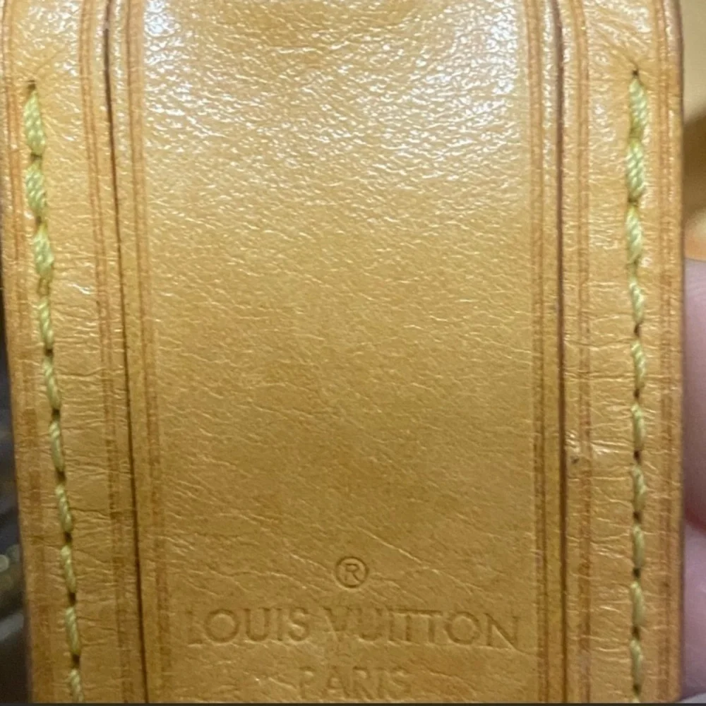 Louis Vuitton - Picture 11 of 15